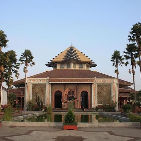The Atrium Hotel & Resort Yogyakarta Melati Εξωτερικό φωτογραφία