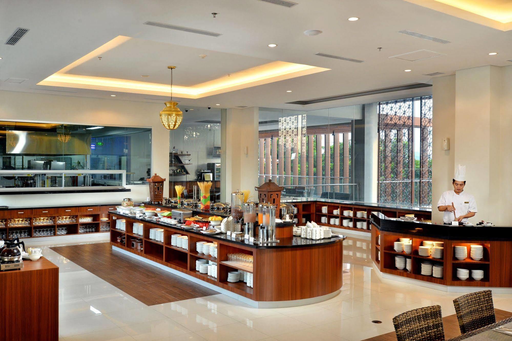 The Atrium Hotel & Resort Yogyakarta Melati Εξωτερικό φωτογραφία