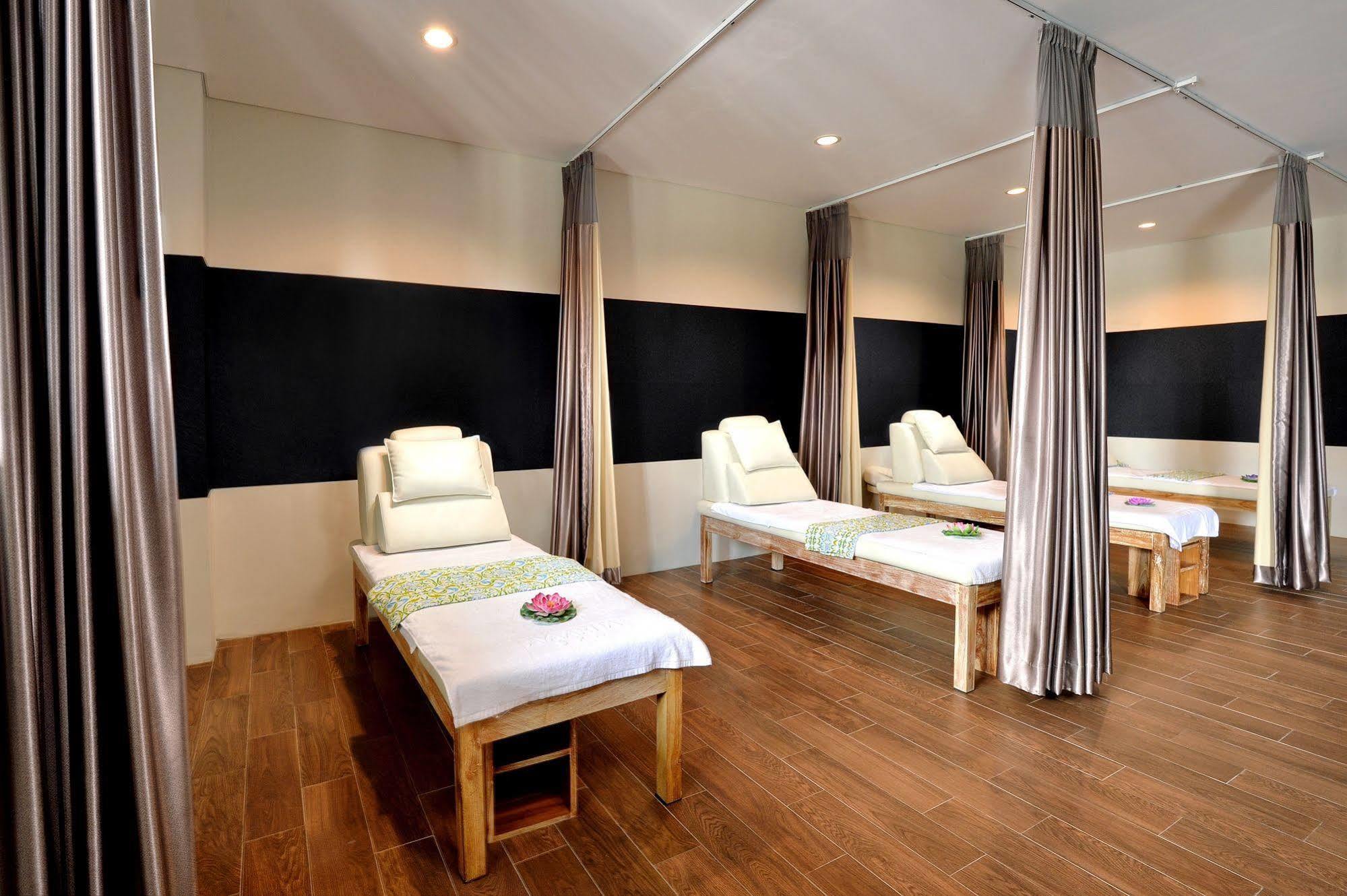 The Atrium Hotel & Resort Yogyakarta Melati Εξωτερικό φωτογραφία