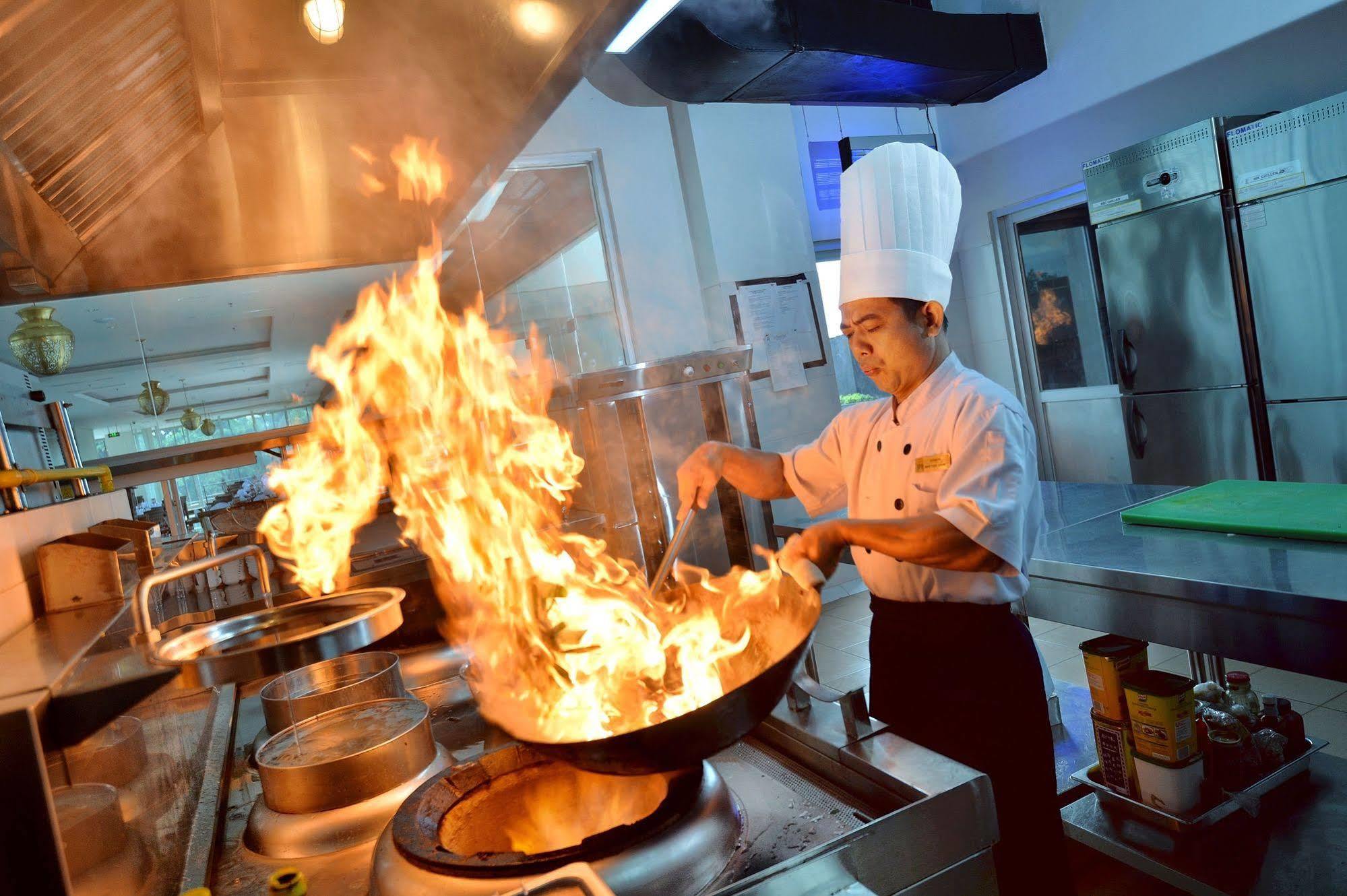 The Atrium Hotel & Resort Yogyakarta Melati Εξωτερικό φωτογραφία